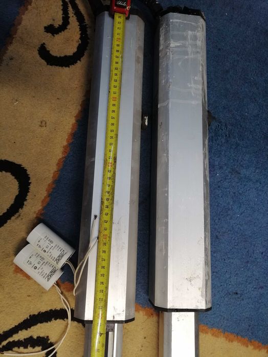 2 Braços de motor com caixa de comandos