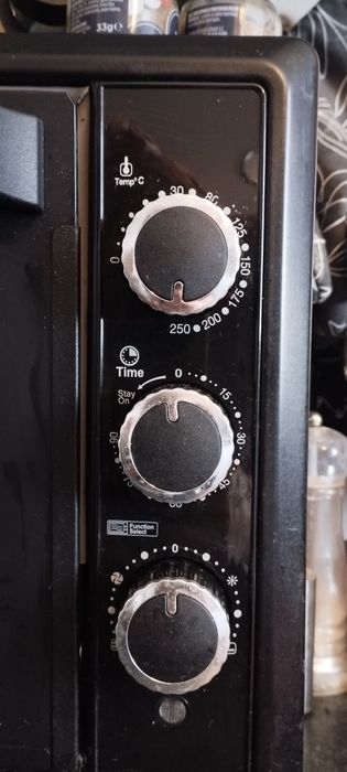 Sprzedam mały piekarnik MPM, jak nowy, użyty kilka razy