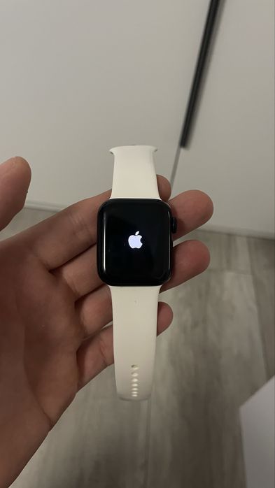 Смарт-годинник Apple Watch SE GPS Aluminium Case Sport
