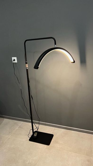 Nowa lampa do rzęs kosmetyczna moon półksiężyc bezcieniowa