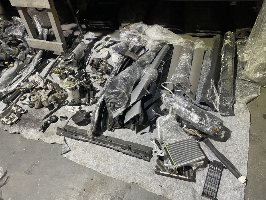 Запчастини розборка меган 3 шрот універсал оптика лед дхо крило ляда