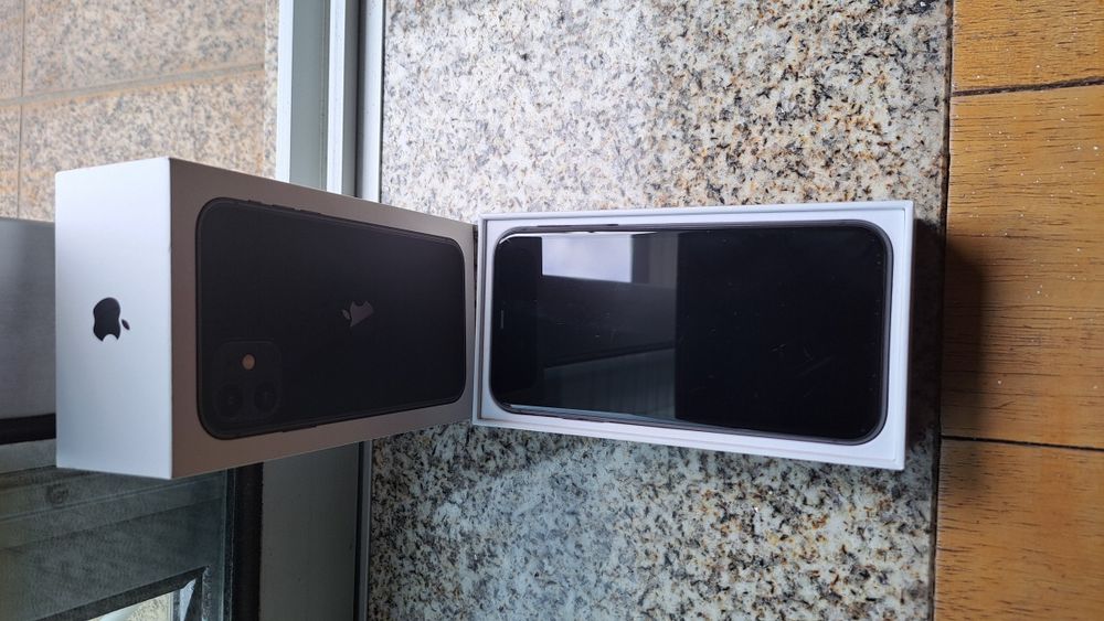 iPhone 11 64GB Preto c/ Caixa completa