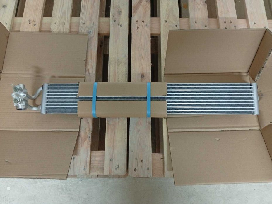 Радіатор АКП коробки VW Touareg Туарег