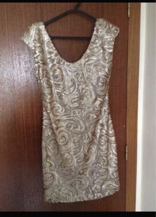 Vestido dourado da Maria Marcelino