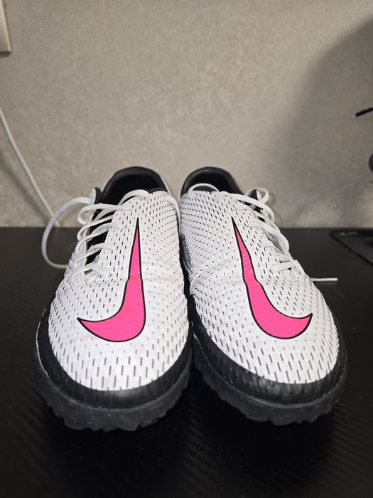 Сороконіжки Nike Phantom GT Academy, 46 р-р

Це сороконіжки Nike Phant