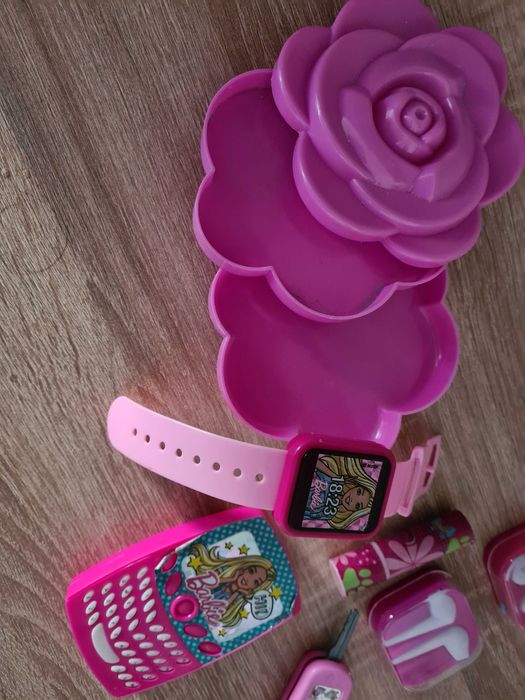 Zestaw różowych zabawek dla dziewczynki