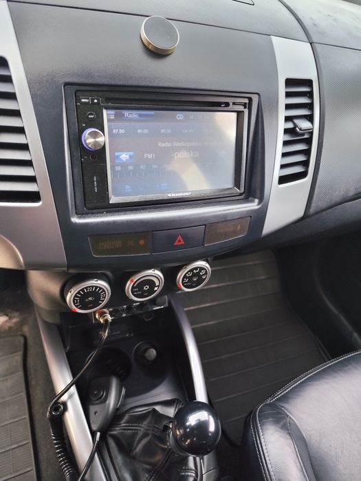 Mitsubishi Outlander 2