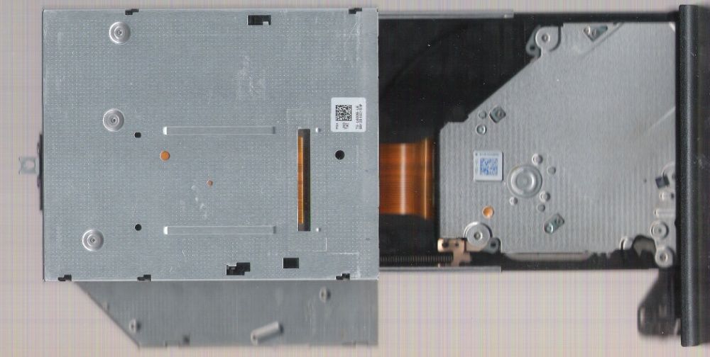 Продам недорого читающий привод для ноутбуков CD,DVD TS-L633B SATA