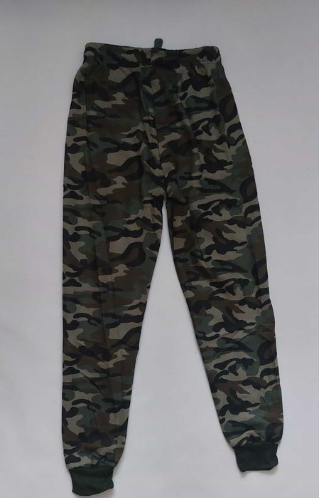 Spodnie męskie dresowe ocieplane moro Lintebob 25R r XL pas do 100 cm