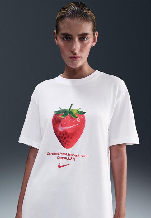 Футболка NIKE Sportswear Strawberry оригінал IQ3344-100