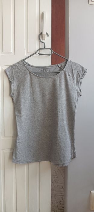 Szary t-shirt Sinsay