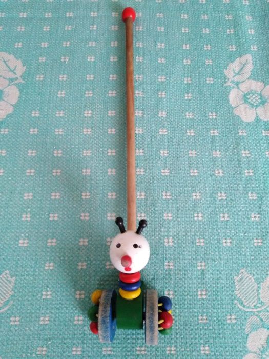 Натуральная деревянная ИГРУШКА каталка УЛИТКА на колесах со звуком