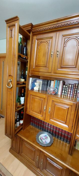 Mobília  sala jantar madeira castanho de  Paços de Ferreira