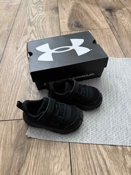 Under Armour Nowe Buty Dziecięce r. 21 rzepy BLACK Assert 10 AC
