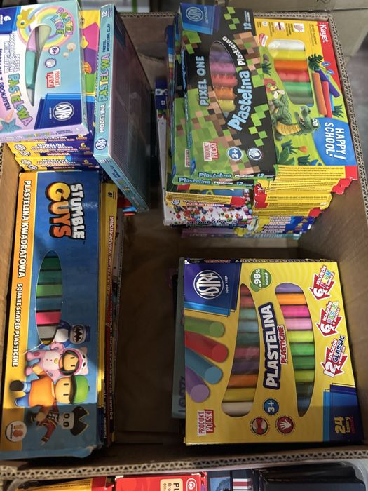 Nowa kompletna wyprawka szkolna , artykuły plastyczne , przybory szkolne