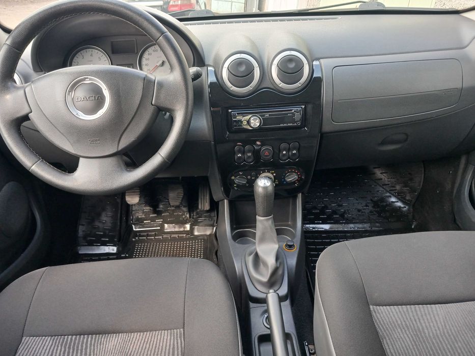 Dacia Sandero 2010рік.