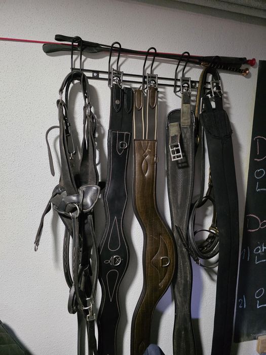 Sprzedam   sprzęt do jazdy  konnej