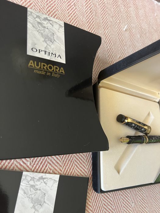 Aurora Optima plume or massif