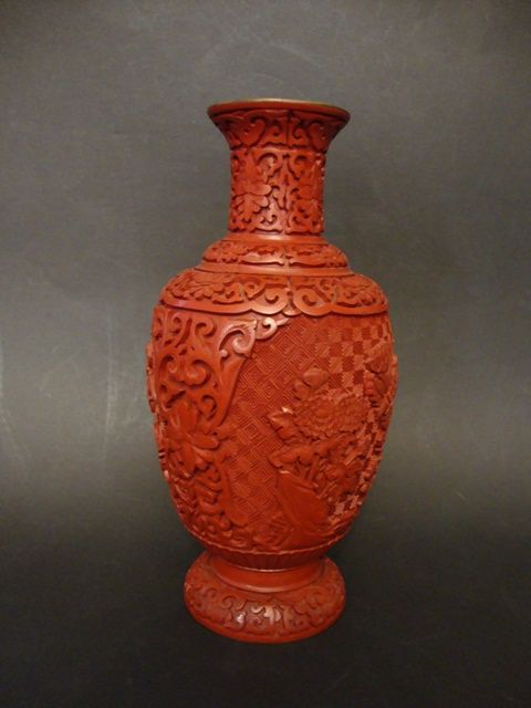 Jarra antiga em metal esmaltado cloisonné