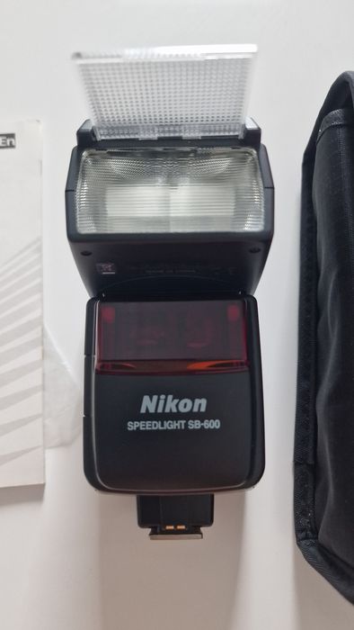 Nikon SB-600 Speedlight com acessórios