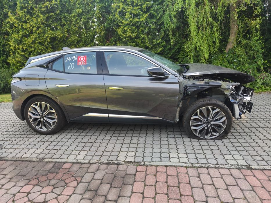 DS4 II 2024r NOWY MODEL HYBRYDA PLUGIN 225koni - 1.6 e-tense PHEV - Przebieg 13280km
