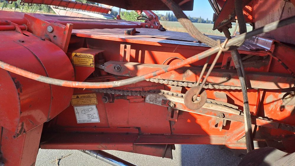 Продам комбаїн Massey Ferguson 530L