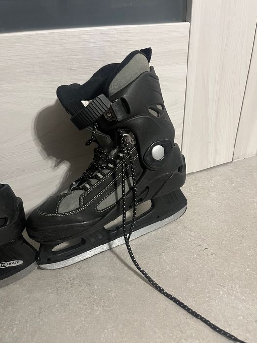 Łyżwy hokejowe 40E