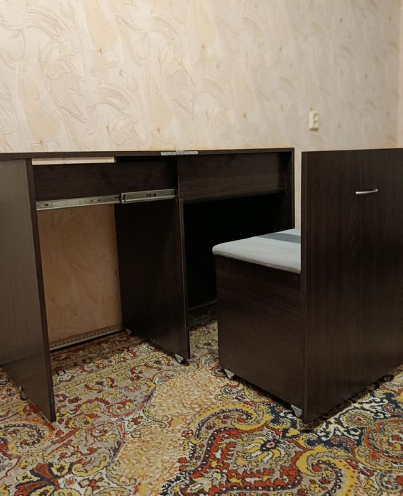 Стіл-трансформер з стільцем