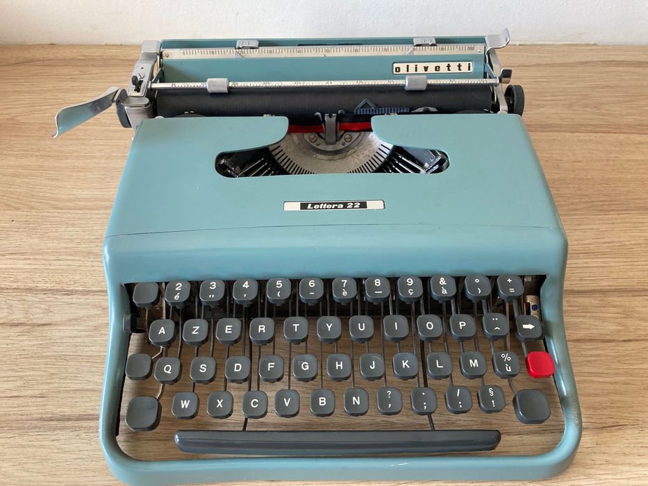Máquina de Escrever ***  Olivetti
