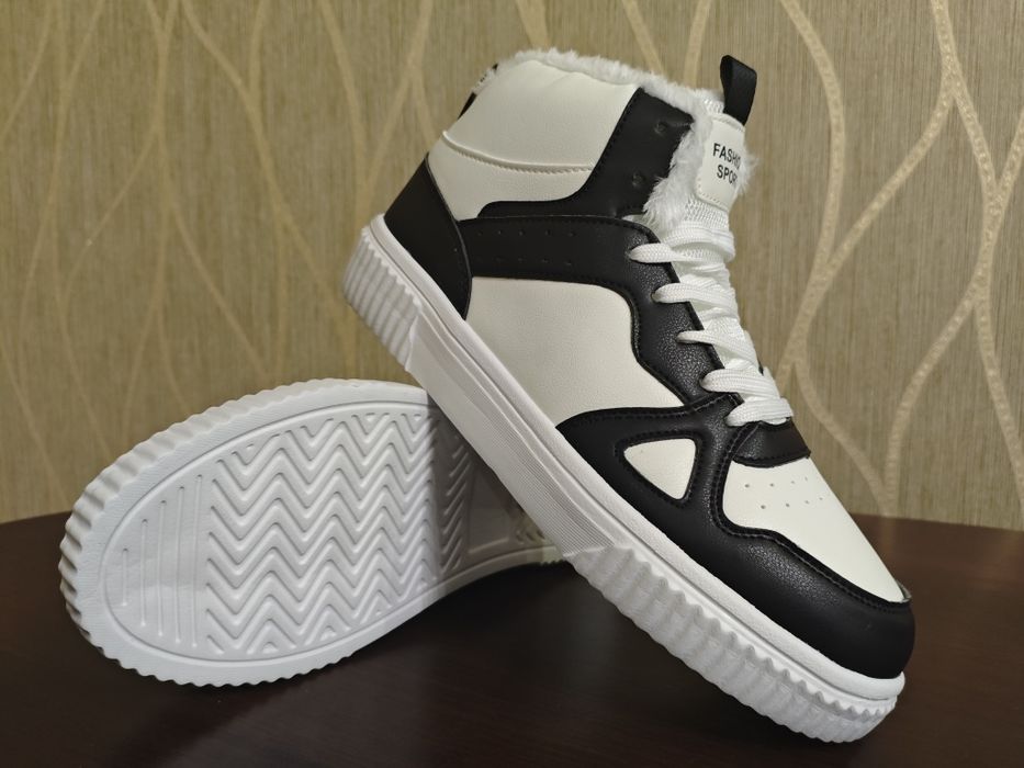 Зимние кроссовки женские размер 42

сезона