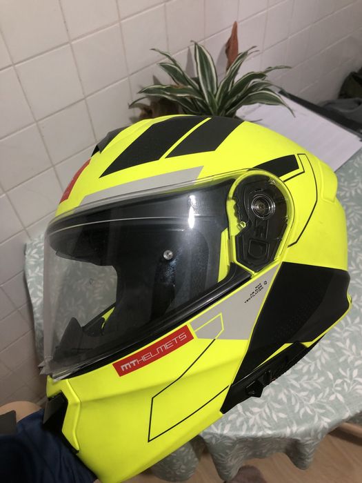 Capacete MT novo