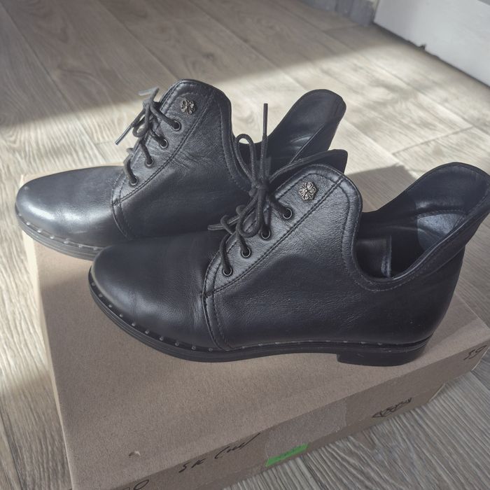 Ботінки, туфлі, ботинки