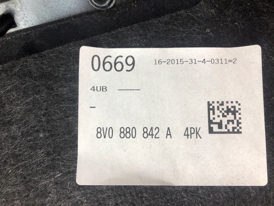 s3 a3 8v schowek pasażera czarny 8v0880842a