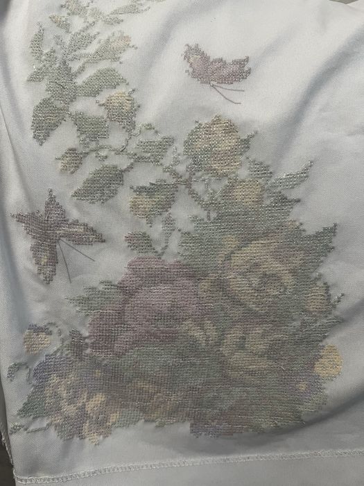 Вишита сукня бісером