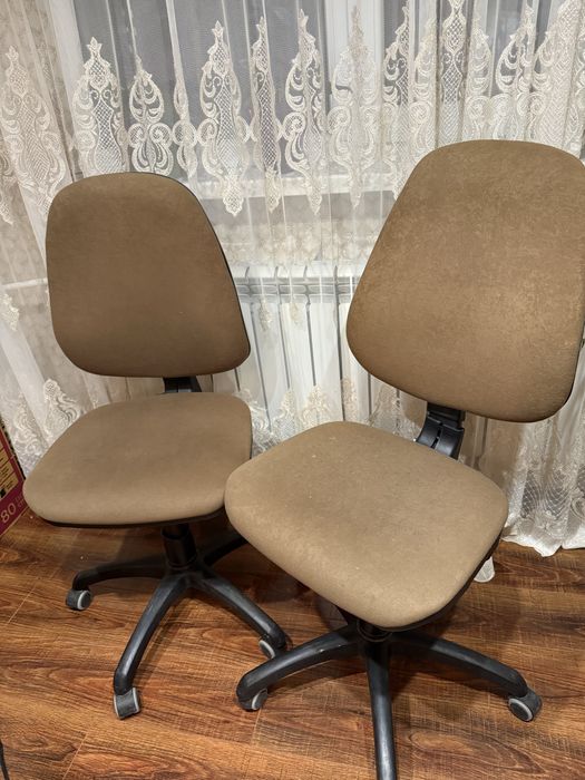 Продам стільці офісні