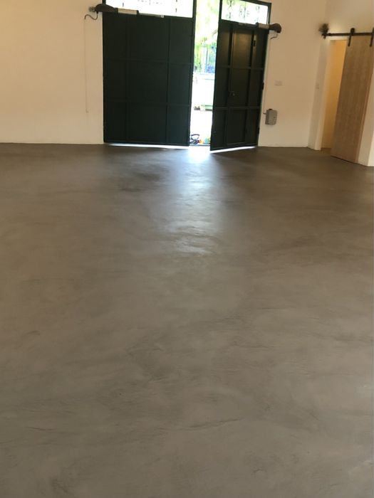 Aplicação de Microcimento,capoto,cortiça projetada e betao a vista