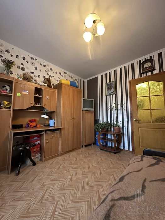 Продам 3-х кімнатну квартиру метро Осокорки