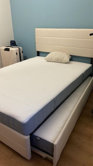 Cama completa com colchões