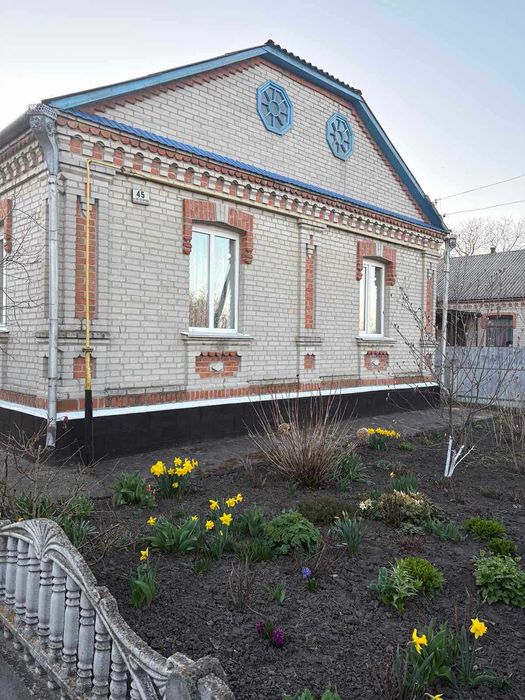 Продам добротний  будинок