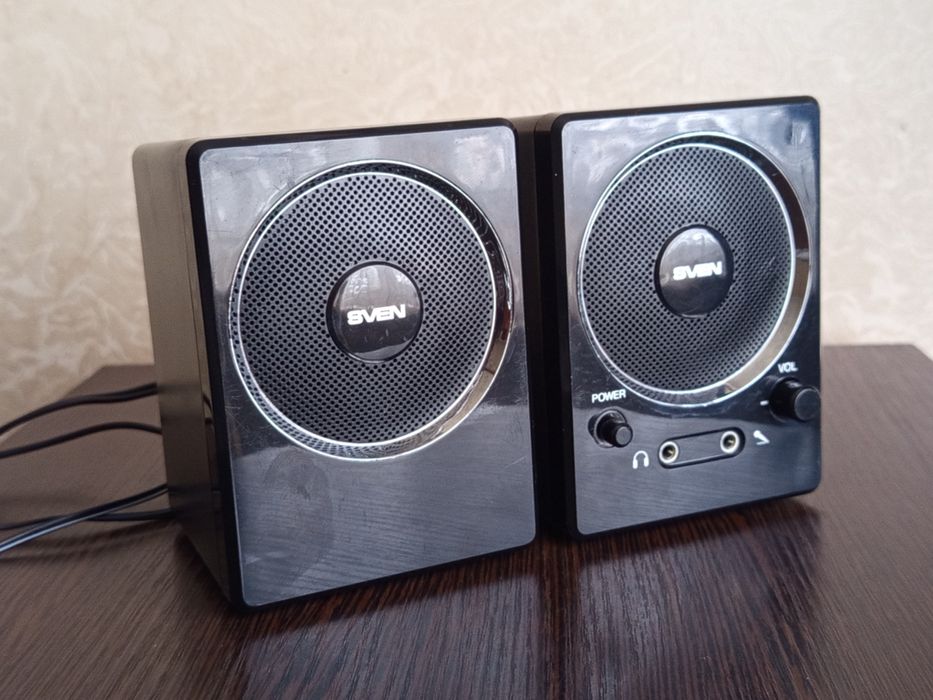 Мультимедийная акустическая система SVEN 247. Компьютерные колонки