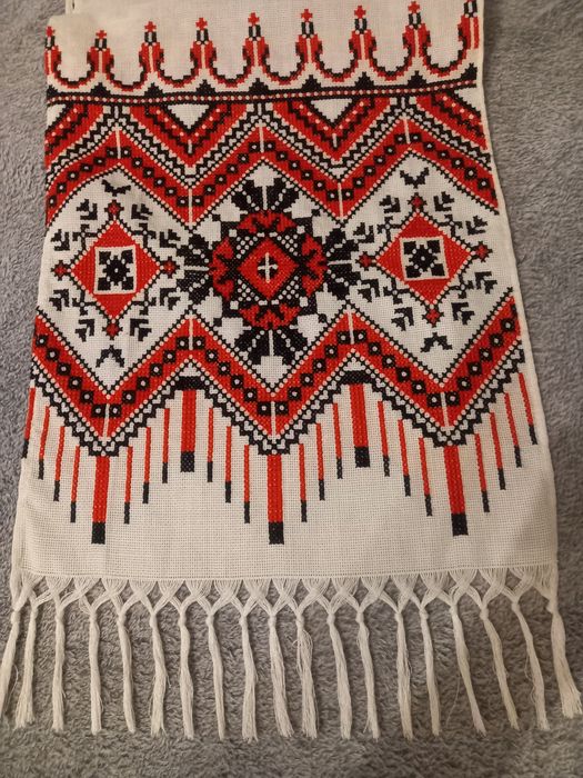 Продам вишиті рушники.