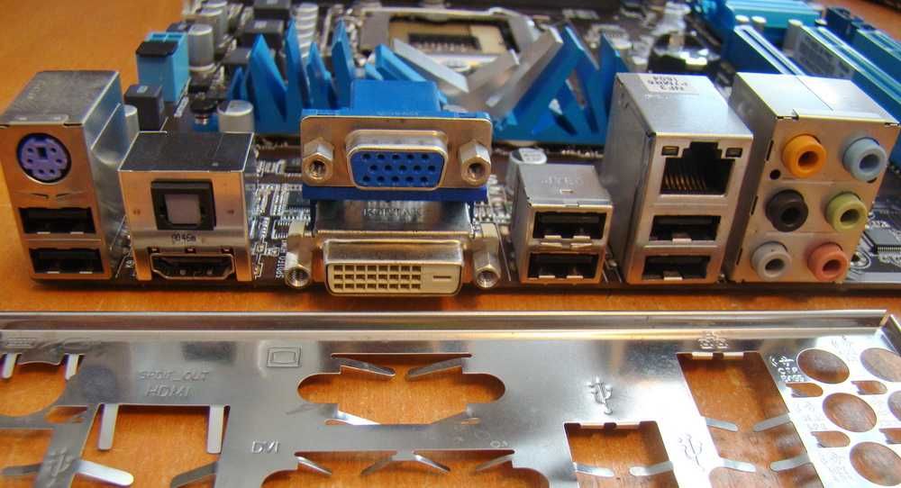 Asus P7H55D-M Pro S1156 rev1.00G + задня планка