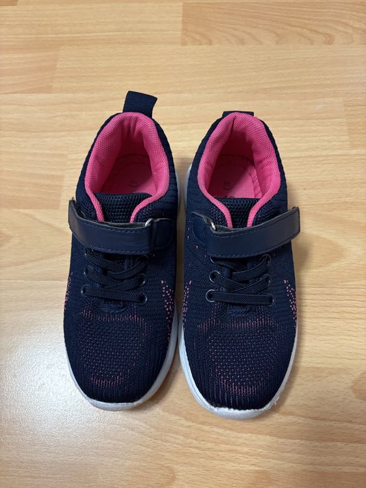 Кросівки Nike Sinsay та чоботи рожеві