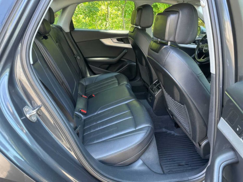 Audi A4 quattro Premium Plus      2019