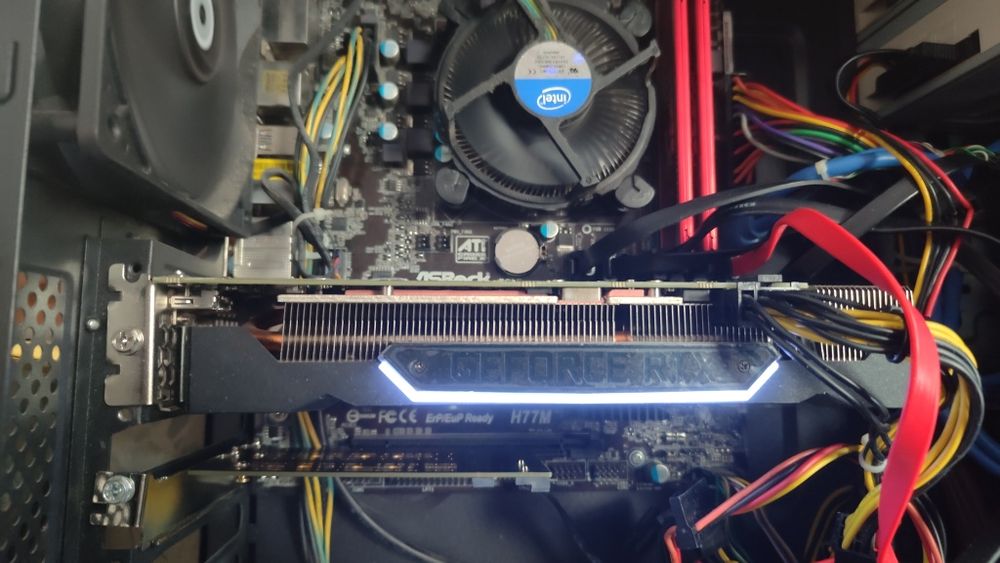 Komputer stacjonarny do gier i nauki - Komplet