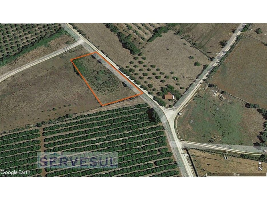 Terreno rústico com area total de 1880m2, localizado a 15 minutos d... — Silves, Faro