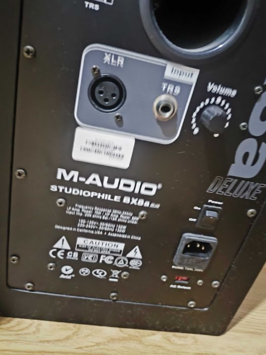 M-Audio BX8a Deluxe em bom estado (Par)