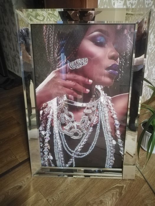 Картина черной женщины.