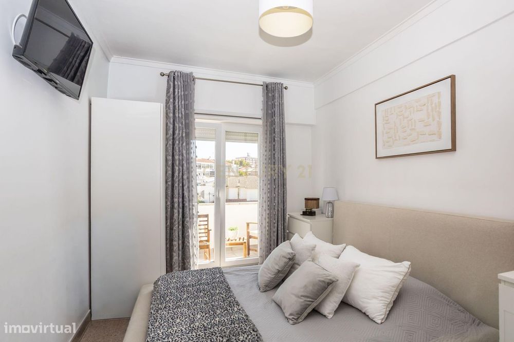 Apartamento T2 com Varanda Cruz de Pau, Amora - Seixal -