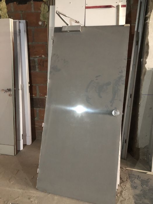 Portas de aluminio (fixa e de correr) e blindadas